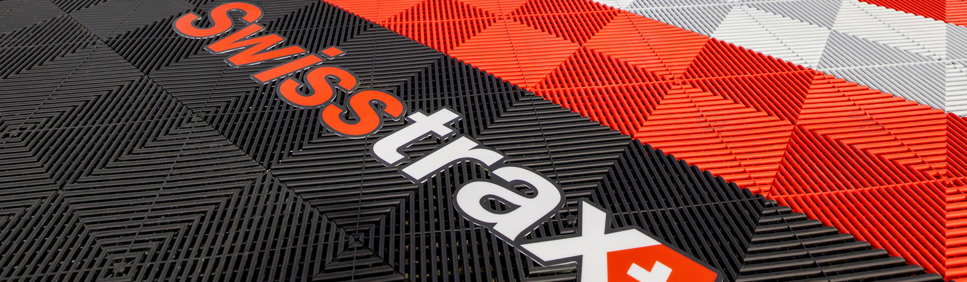 Piso Logotrax con logotipo personalizado